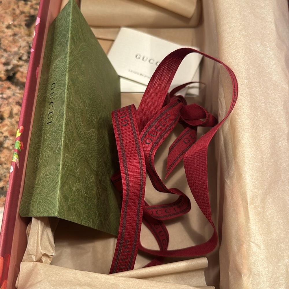 Gucci Shoe Box - Picture 10 of 12